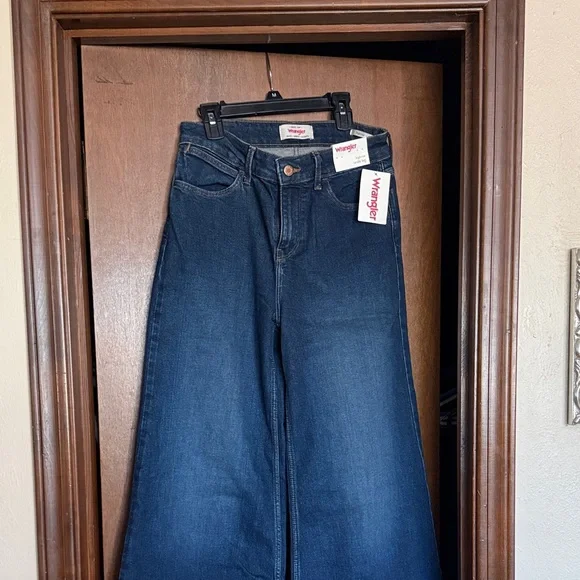 Wrangler Women's Flare Jeans - Deep Indigo - Picture 4 of 5